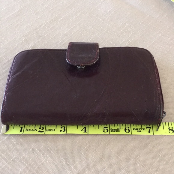 Vintage Burgundy Leather Zippered Wallet - Picture 8 of 12
